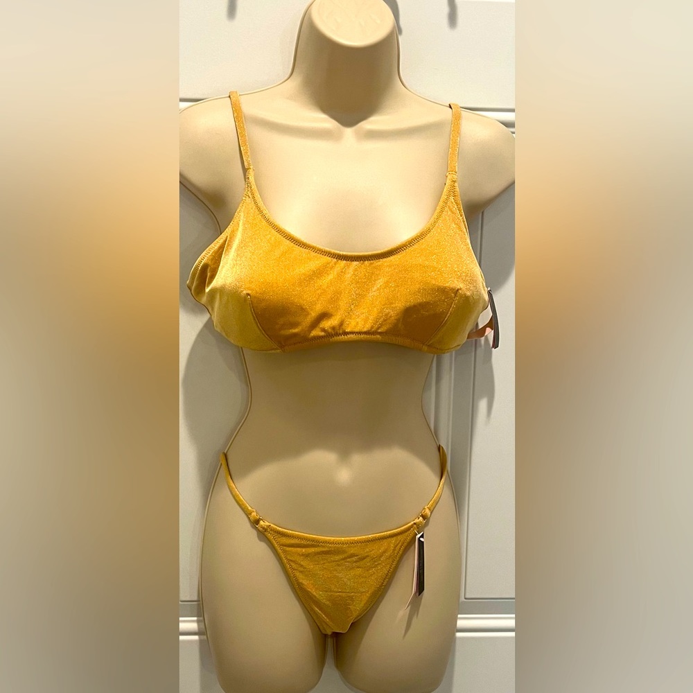 NWT! Victoria’s Secret Sparkly Bikini Top